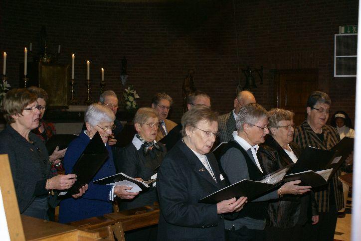 Jubilarissen kerkkoor gehuldigd